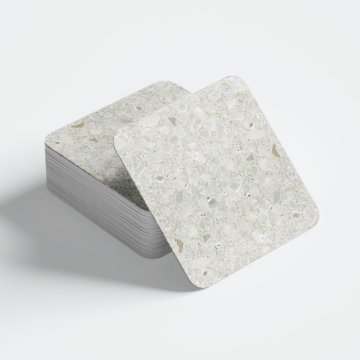 Шлифованный на мраморе на белом бетоне